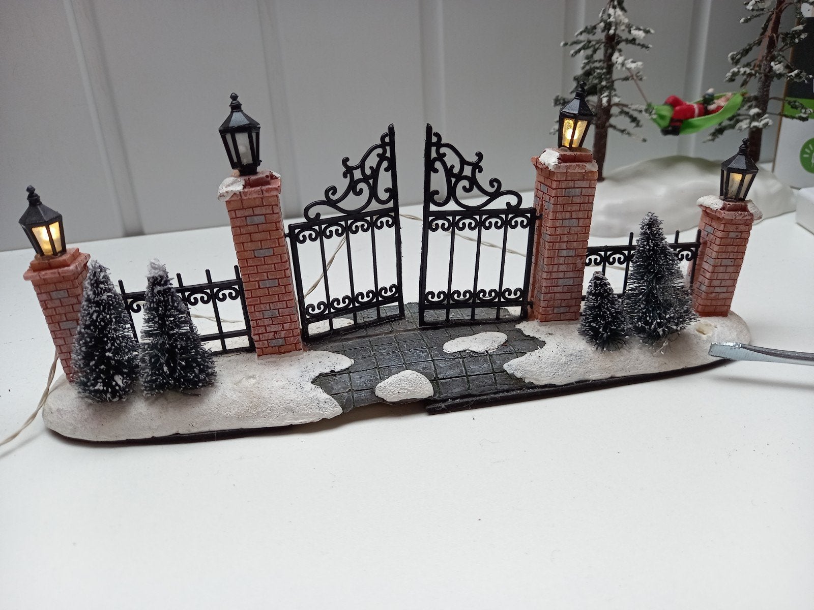 kerstdorp lemax hekwerk met verlichting bieden, Diversen, Ophalen of Verzenden