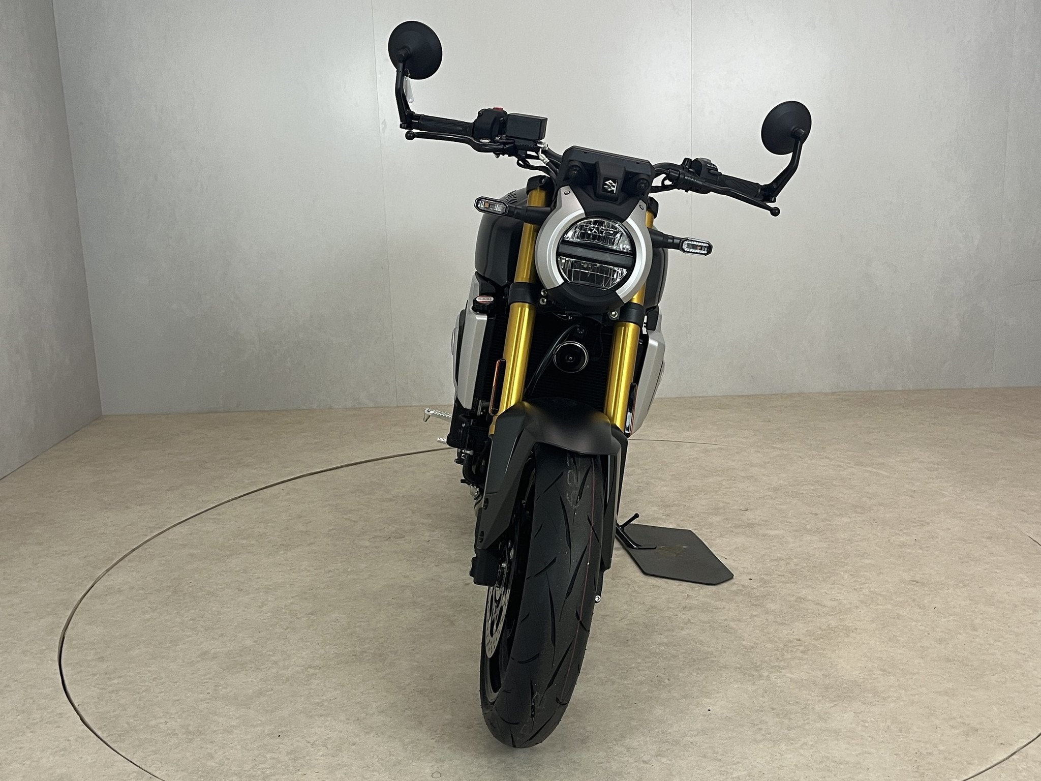 Suzuki GSX 8T (bj 2026), Suzuki B.V. Nimag, Lange Dreef 12
4131 NH  VIANEN, Bedrijf, Klantenservice@suzuki.nl