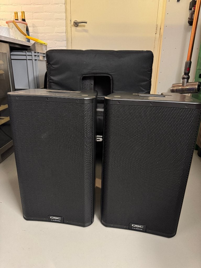 QSC PA set – 2x K12.2 + hoezen, Speakerset, Zo goed als nieuw, Ophalen, 150 watt of meer