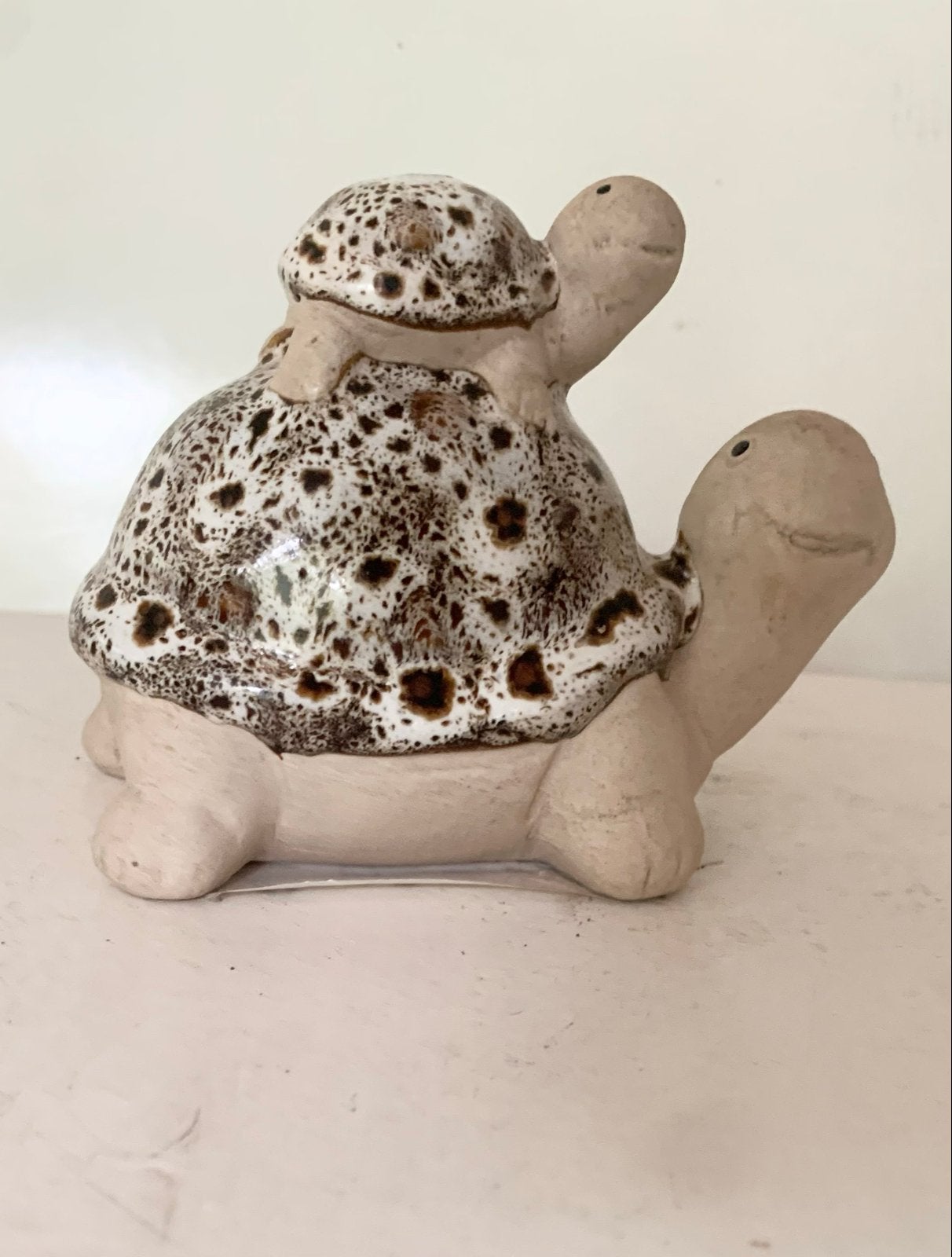 Schildpad beeldje met baby schildpad op rug nieuw, Meerkleurig, Overige stijlen, Nieuw, Ophalen of Verzenden