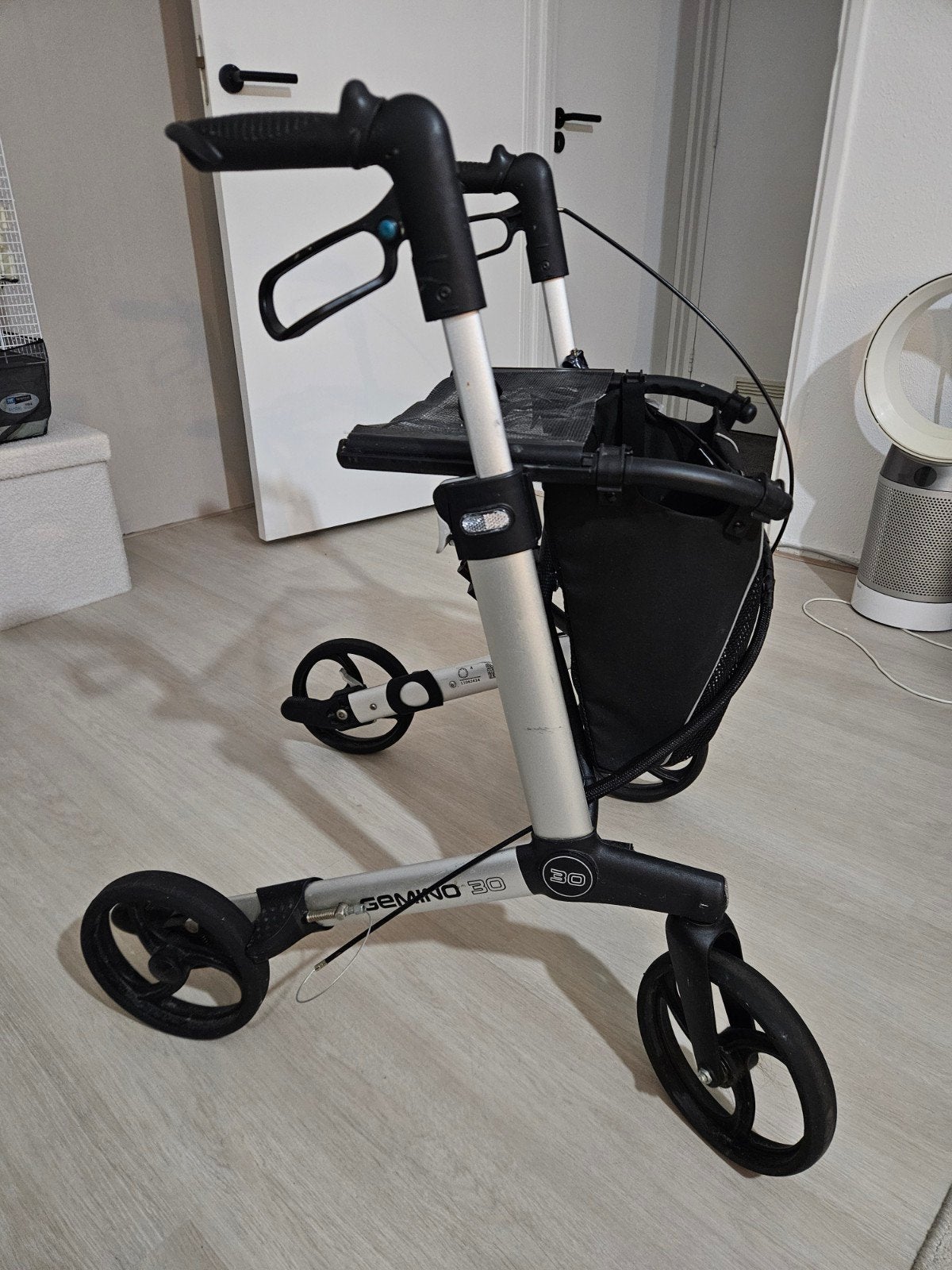 GEMINO 30 ROLLATOR " Met Handrem Kabel Verbroken Mankement, Ophalen