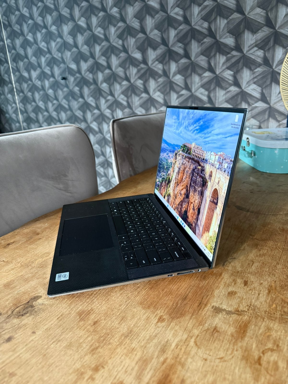 Dell precision 5550 | i7 | 512GB ssd | 16GB ram | 15.6 FHD+, Computers en Software, Windows Laptops, Met videokaart, 2 tot 3 Ghz