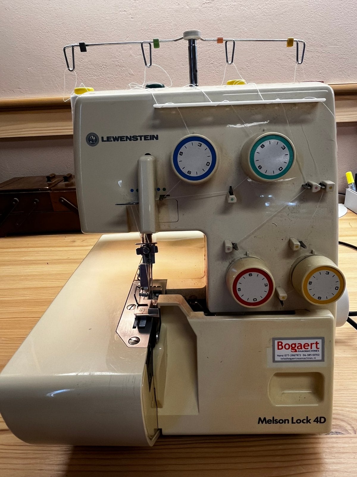 Lockmachine Lewenstein Melson Lock 4 D, Hobby en Vrije tijd, Naaimachines en Toebehoren, Ophalen, Gebruikt, Lockmachine, Lewenstein