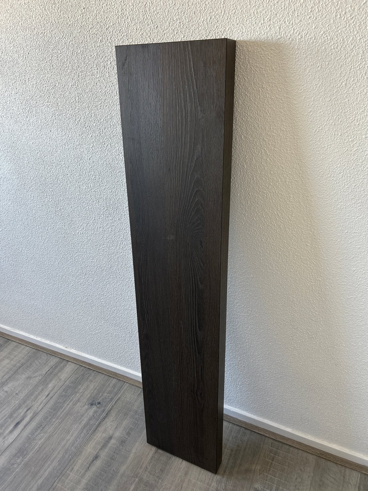 kasten met klikdeuren +2 wandplanken , donker modernhoutnerf, Huis en Inrichting, Kasten | Kledingkasten, Ophalen, Minder dan 50 cm
