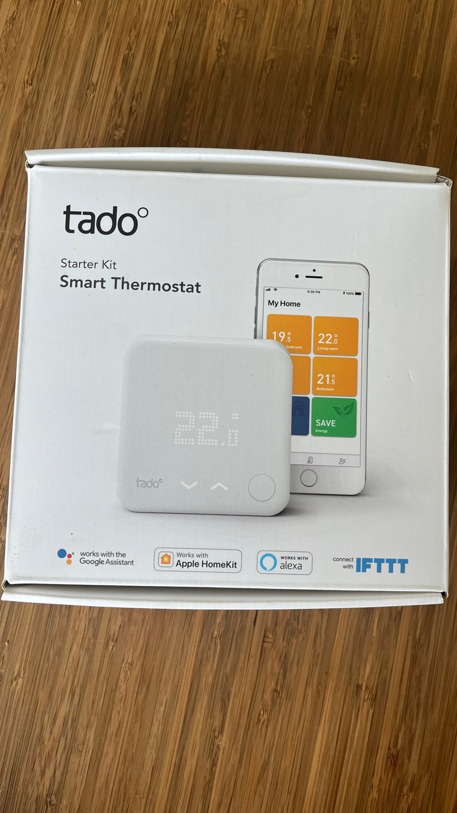 Tado Slimme Thermostaat & 2 Nieuwe Radiator Knoppen Wit, Ophalen of Verzenden, Slimme thermostaat, Gebruikt