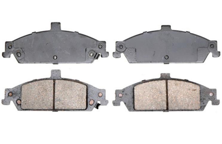 Chevrolet Alero set remblokken 1999-2004, Auto-onderdelen, Remmen en Aandrijving, 15701 Technology Drive Northville, MI 48168