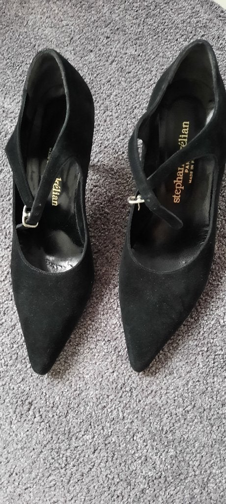 Stephane Kélian zwart suede pumps met bandje, maat 7, Pumps, Zwart, Ophalen of Verzenden, Zo goed als nieuw