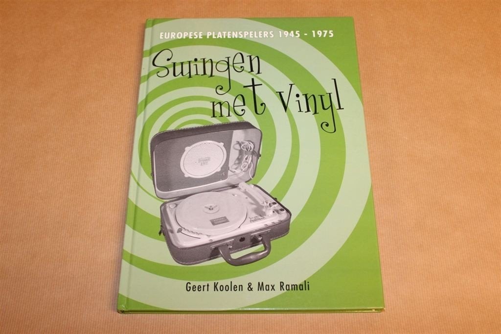 Swingen met vinyl - Europese platenspelers 1945-1975, Ophalen of Verzenden, Zo goed als nieuw, Artiest
