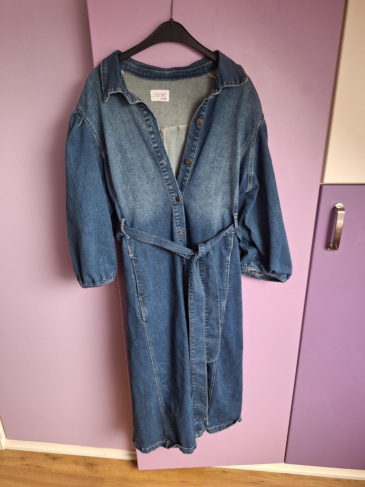 Norah spijkerjurk maat 48, Ophalen of Verzenden, Nieuw, Blauw, Onder de knie