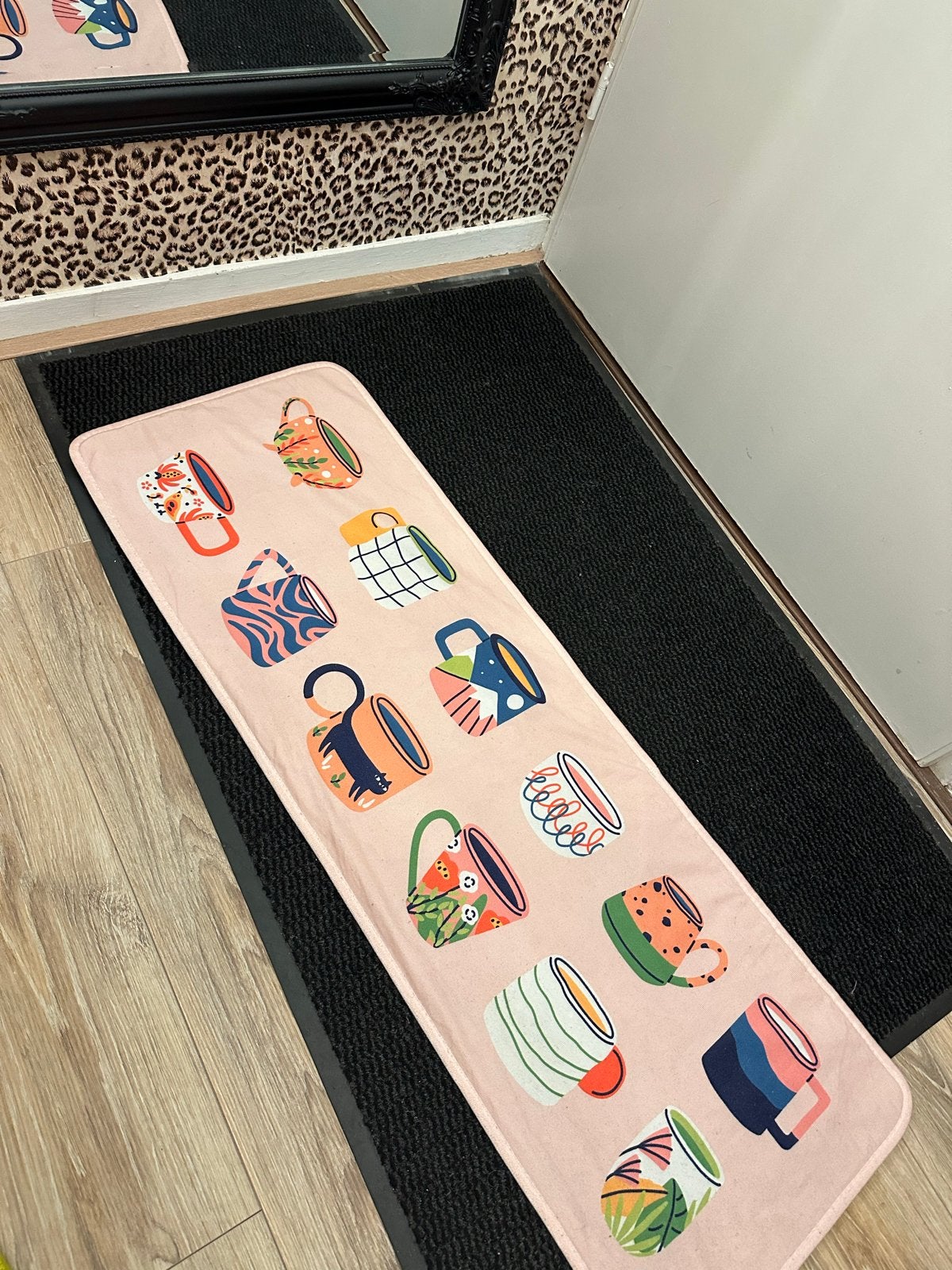 TAPIJT - Keuken | Kopjes | Thee | Koffie | Retro | Roze, Minder dan 50 cm, 100 tot 150 cm, Ophalen of Verzenden, Zo goed als nieuw
