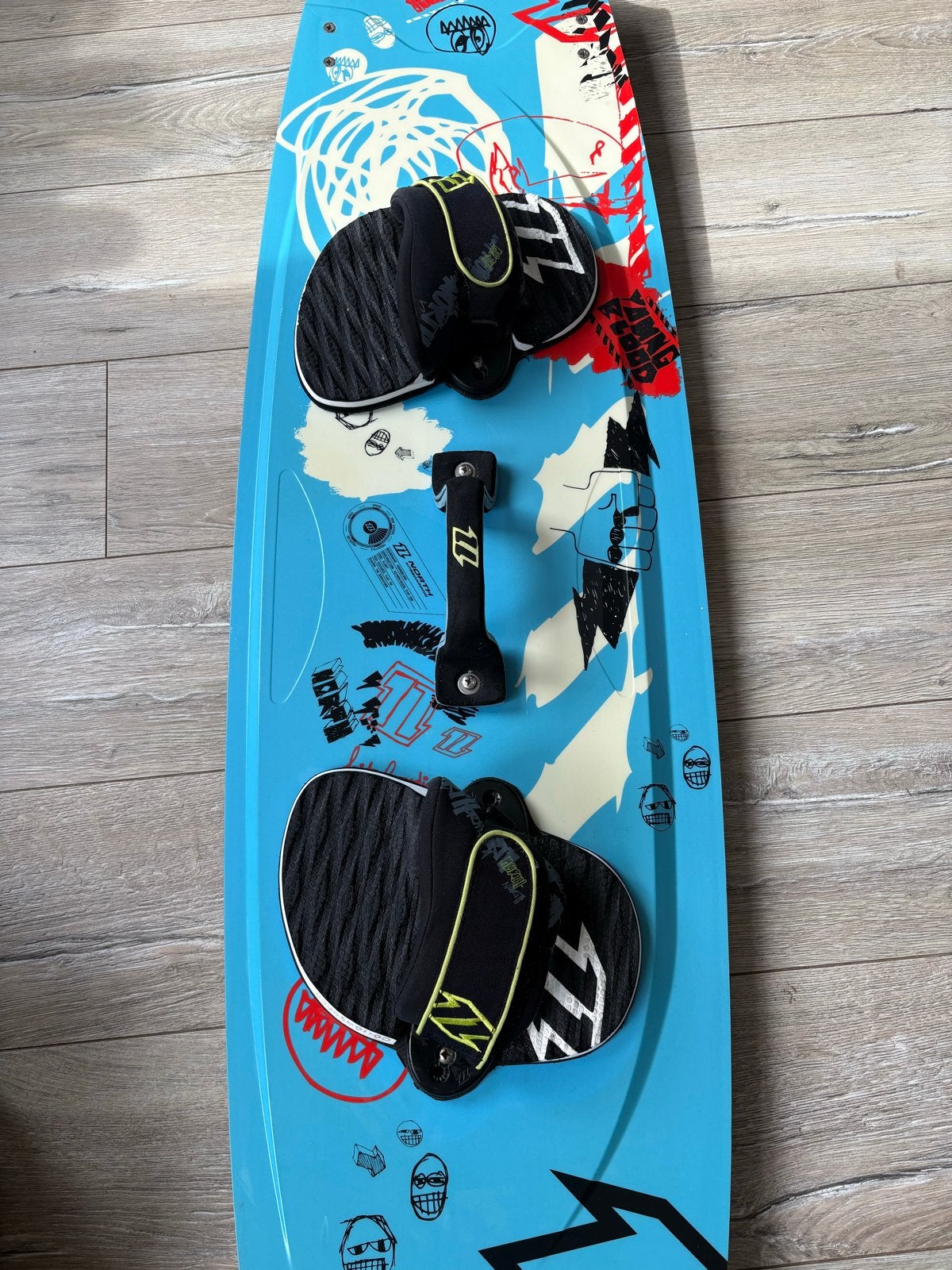 North Kiteboard (130x39) & Naish Boardbag (evt met kite/bar), Watersport en Boten, Twintip, Ophalen, Gebruikt, Kiteboard