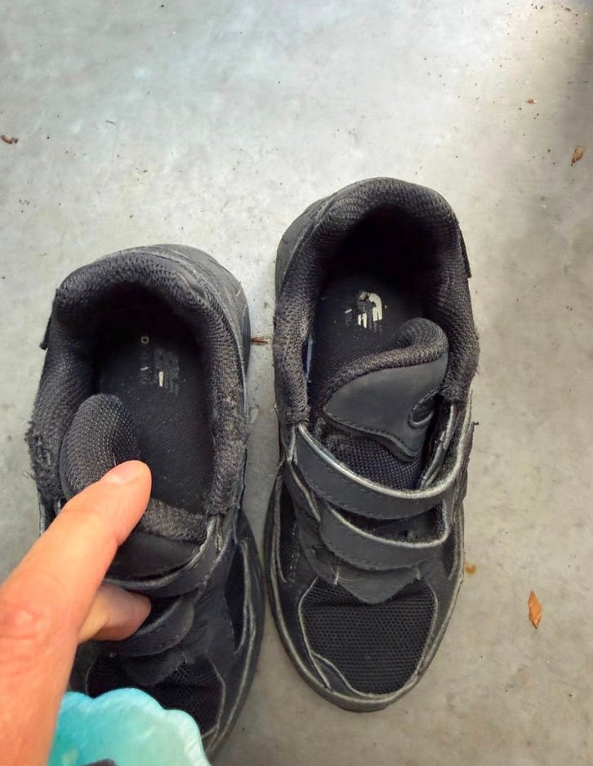 Comfortabele zwarte New Balance sneakers - Maat 29, Verzenden, Gebruikt, Jongen of Meisje, Sportschoenen