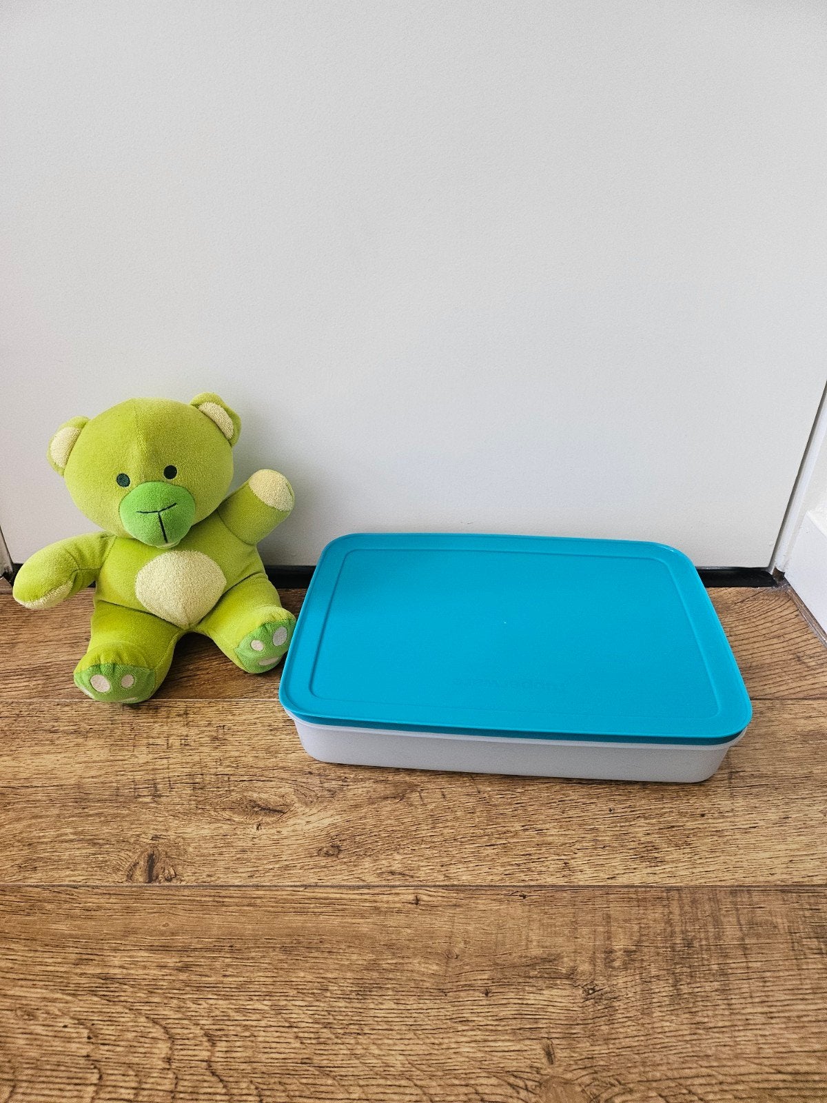 Tupperware nieuwe Igloo vriesdoos turquoise, Blauw, Nieuw, Ophalen of Verzenden, 2250 ml