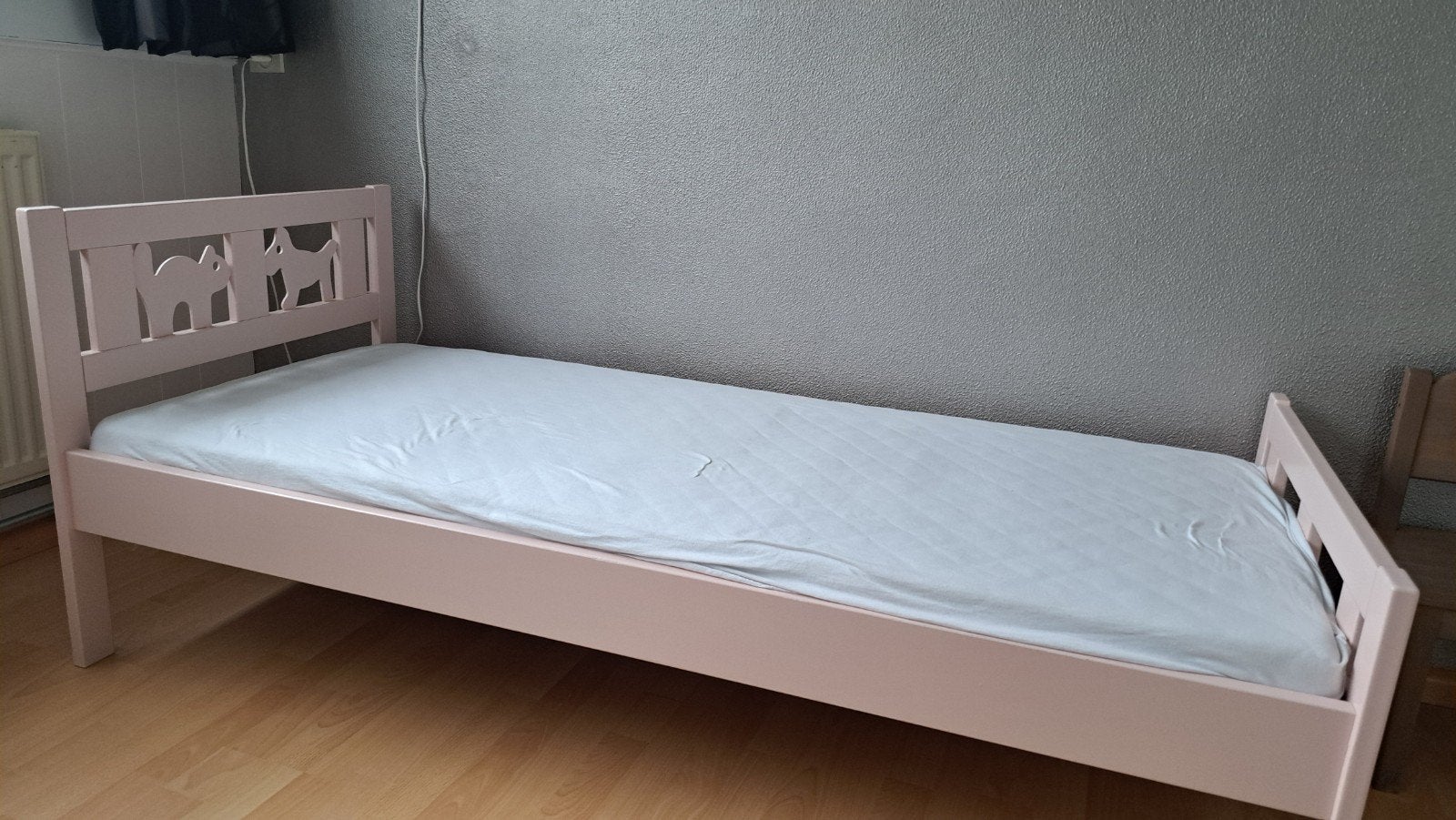 Peuterbed Breed 75 cm / 163 cm lengte, Ophalen, 70 tot 85 cm, 140 tot 160 cm, Zo goed als nieuw