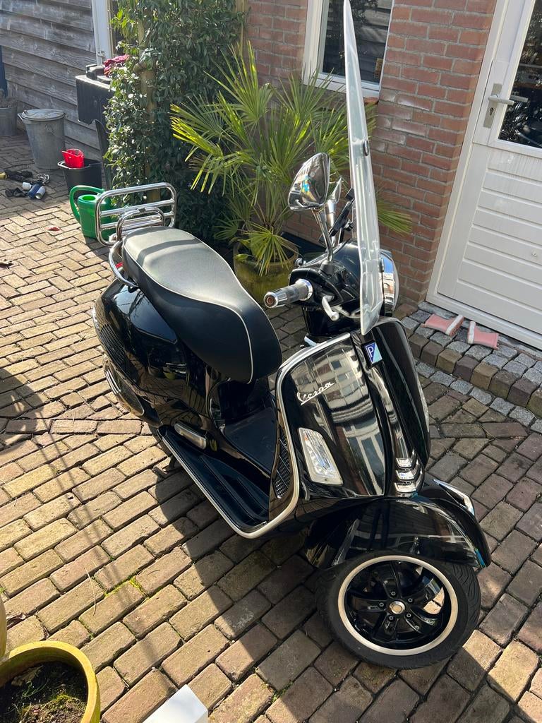 Vespa GTS 300 Super - Goed onderhouden met extra's, Ophalen, Gebruikt, Benzine, Overige modellen