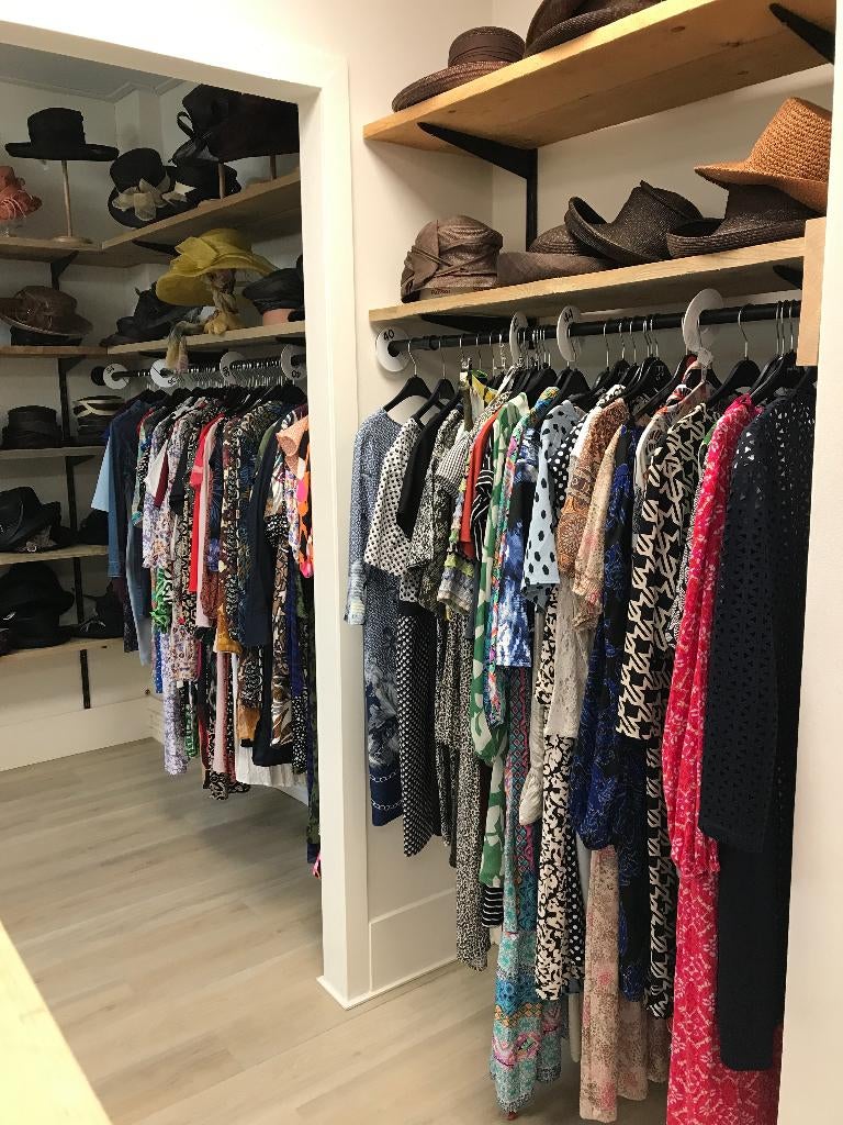 Hoeden en dameskleding, Ophalen, Zo goed als nieuw, One size fits all