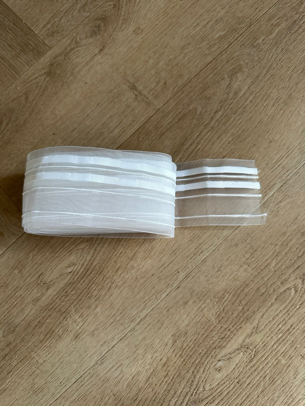 Wit/transparant lint met strepen - Knutselmateriaal, Overige thema's, Textiel, Ophalen of Verzenden, Zo goed als nieuw