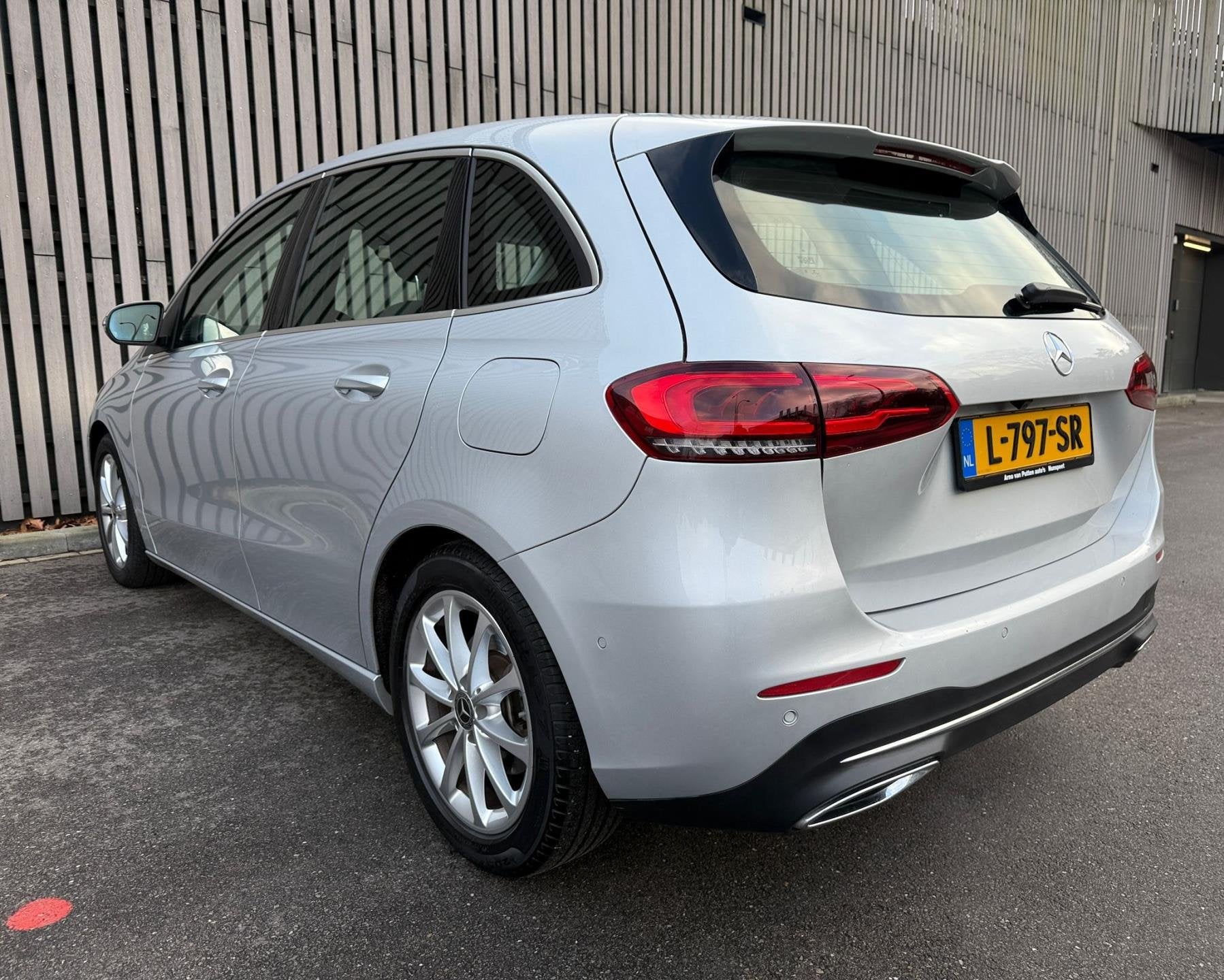 Mercedes-Benz B-klasse 200 Business Solution / Widescreen /, Auto's, Gebruikt, Euro 6, 4 cilinders, Leder en Stof