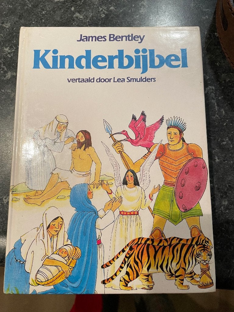 kinderbijbel, Christendom | Katholiek, Ophalen of Verzenden, Zo goed als nieuw, Lea Smulders