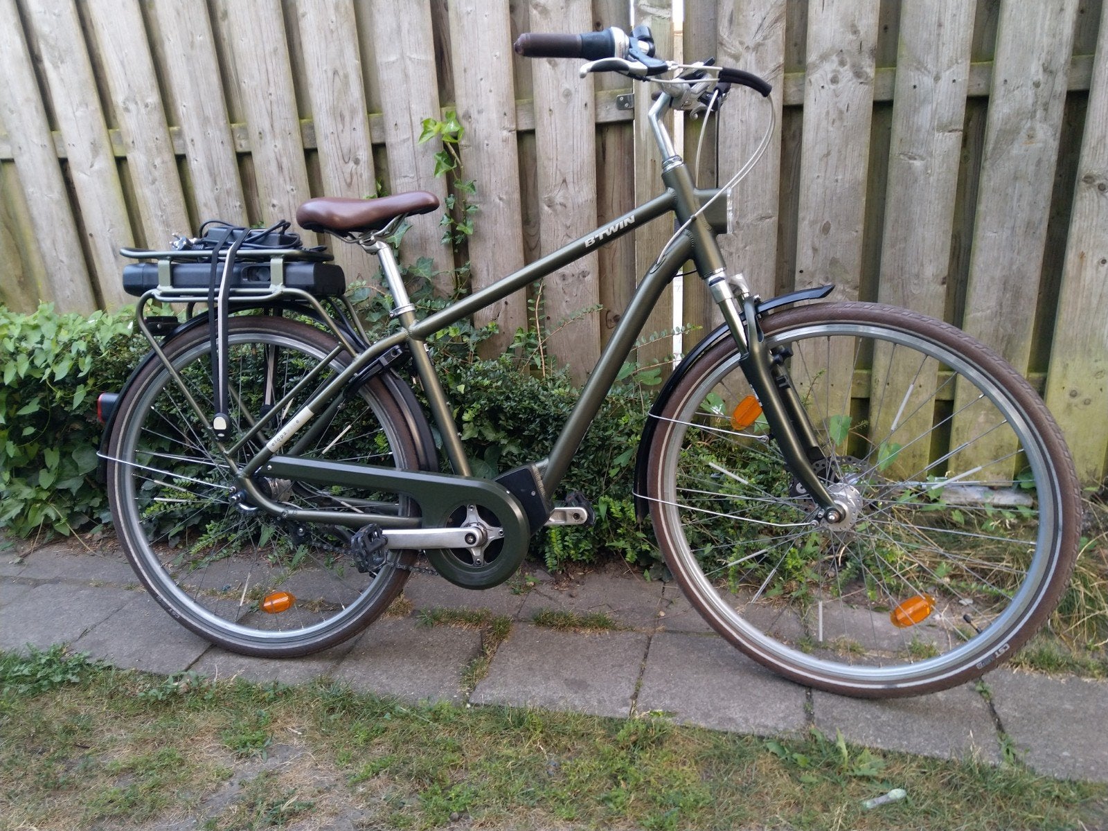 Btwin elektrische fiets 28 inch, Zo goed als nieuw, Minder dan 47 cm, 50 km per accu of meer, Ophalen