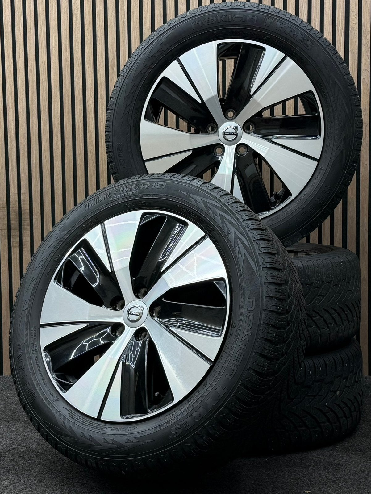 Originele 18 inch Volvo XC40 5x108 ET50.5 Nokian 235/55/18, Auto-onderdelen, Banden en Velgen, Ophalen, 18 inch, ., Banden en Velgen