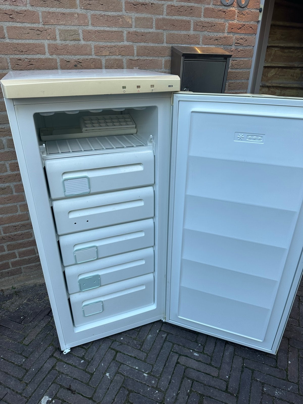 Vrijstaande vrieskast - Goed werkend, Witgoed en Apparatuur, Gebruikt, 120 tot 140 cm, Minder dan 60 cm, Vrijstaand