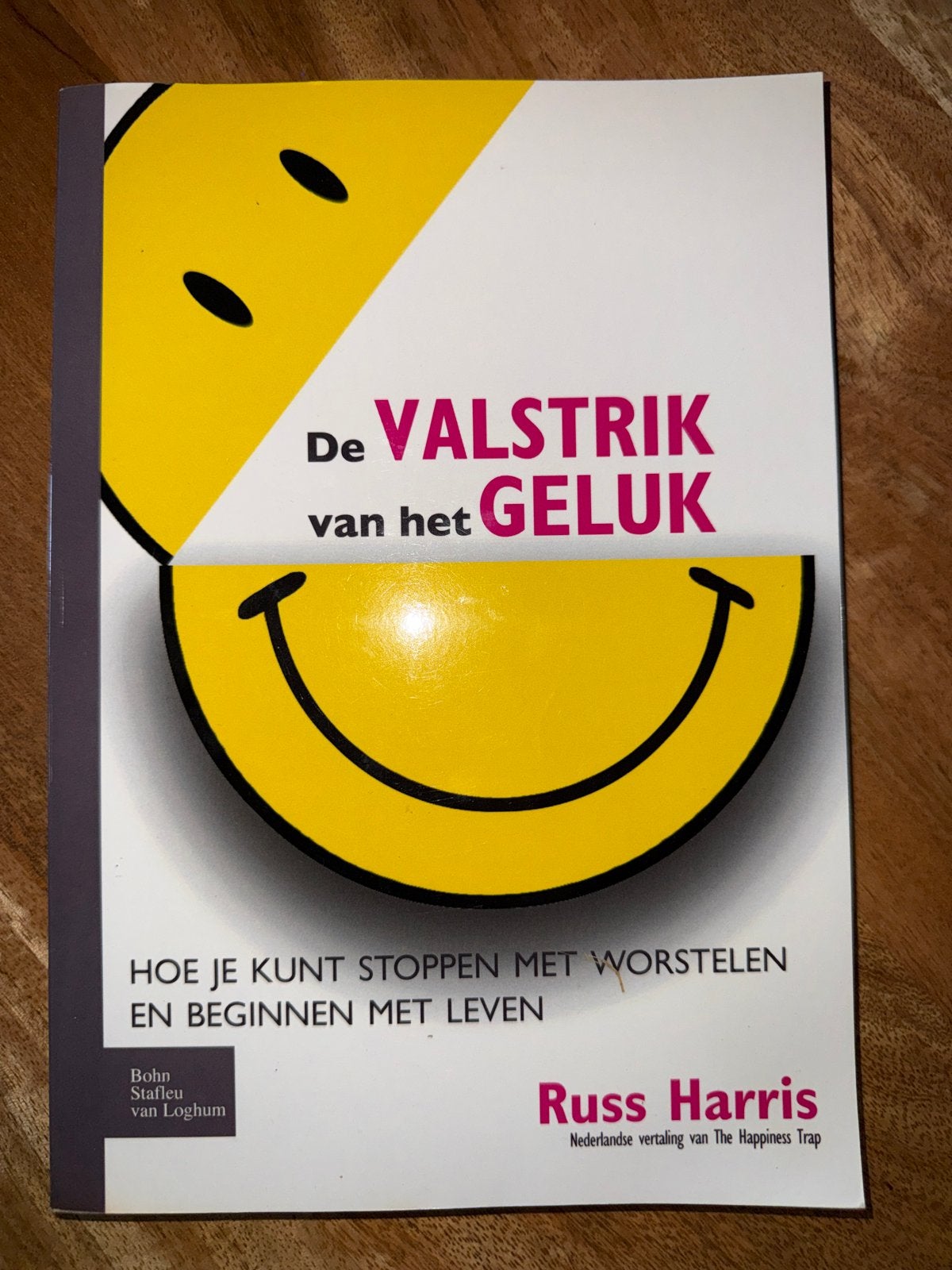 De Valstrik van het Geluk - Russ Harris (Psychologie), Ophalen of Verzenden, Zo goed als nieuw, Klinische psychologie