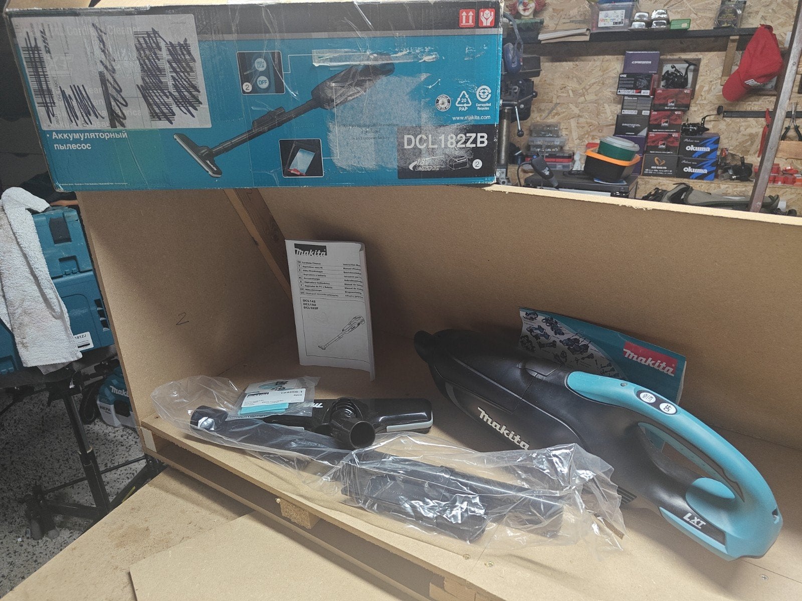 Makita DCL182ZB Accu Kruimeldief / Stofzuiger (Body), Stofzak, Draadloos, Kruimeldief, Nieuw