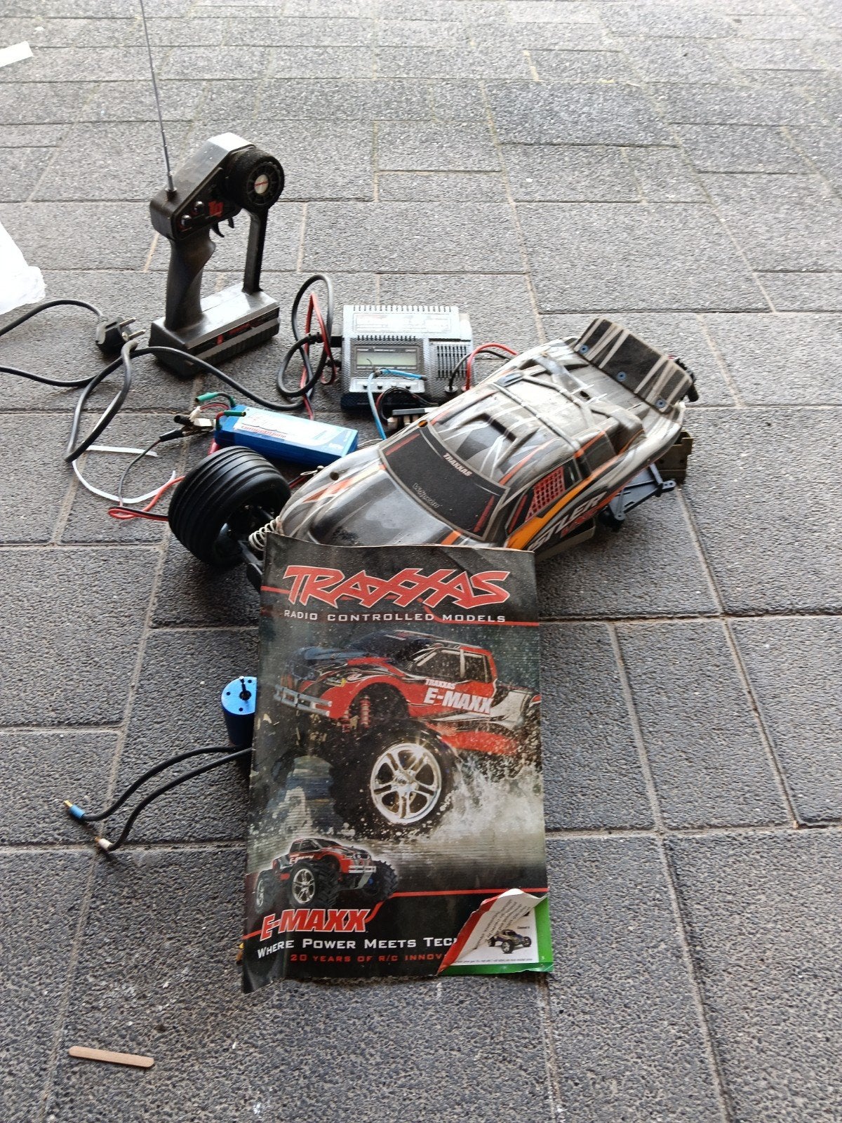 Traxas Elektrische RC Auto met Graupner Oplader en Lipo, Gebruikt, Auto, Groter dan 1:32, Ophalen