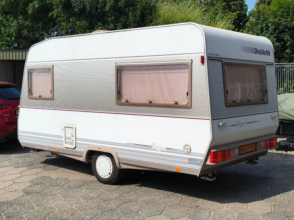 Dethleffs Rondo, Caravans en Kamperen, Kachel, Lengtebed, Treinzit, 750 - 1000 kg