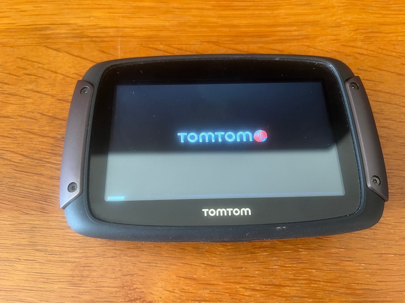 TomTom Rider 50  Motornavigatie met houder en kabel, Motoren, Accessoires | Navigatiesystemen, Gebruikt, Ophalen of Verzenden