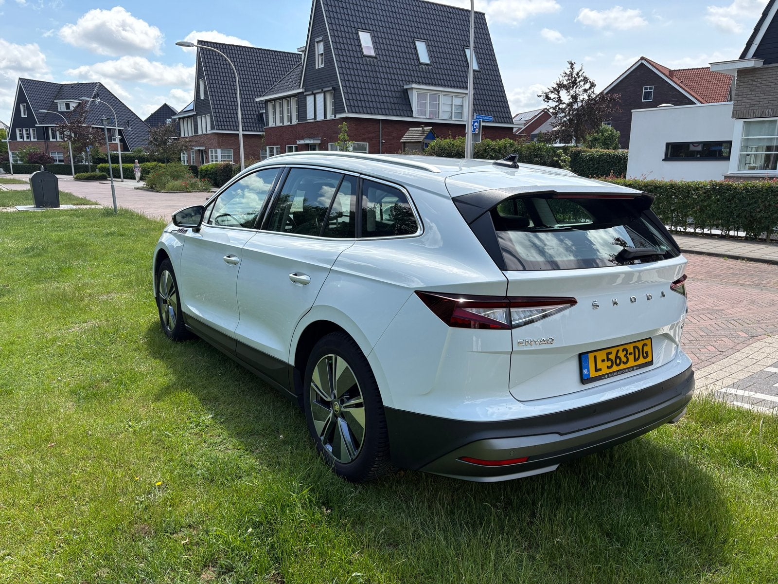 Skoda Enyaq 60 Elektromotor  2021 Wit, 93% SOH, 117.500 km, Auto's, Skoda, Automaat, 34 min, Achterwielaandrijving, 1865 kg