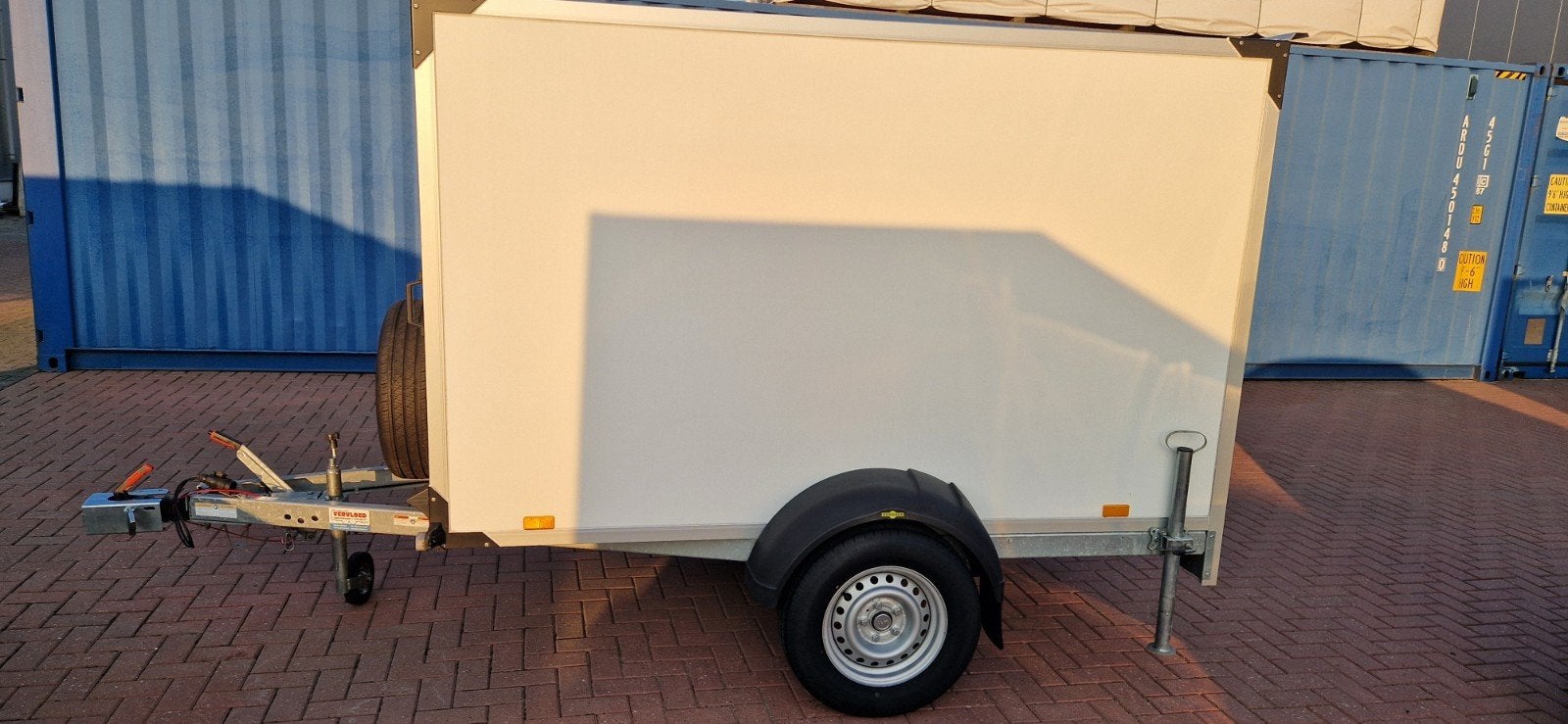 Humbaur dichte aanhanger met kenteken 


Zgan Humbaur di, Ophalen, Gebruikt