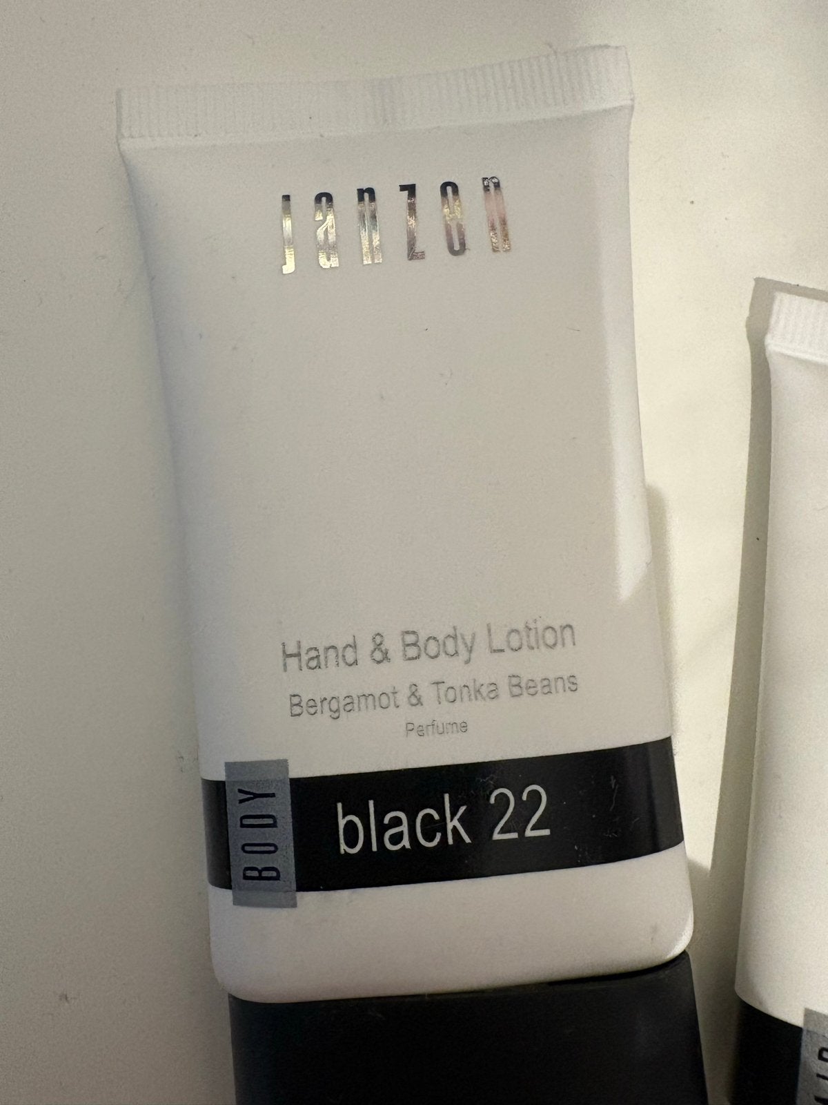 Verzorgingsset: Bodycrème, Douchegel, Handcrème, Zonnebrand, Ophalen of Verzenden, Nieuw, Bad & Douche