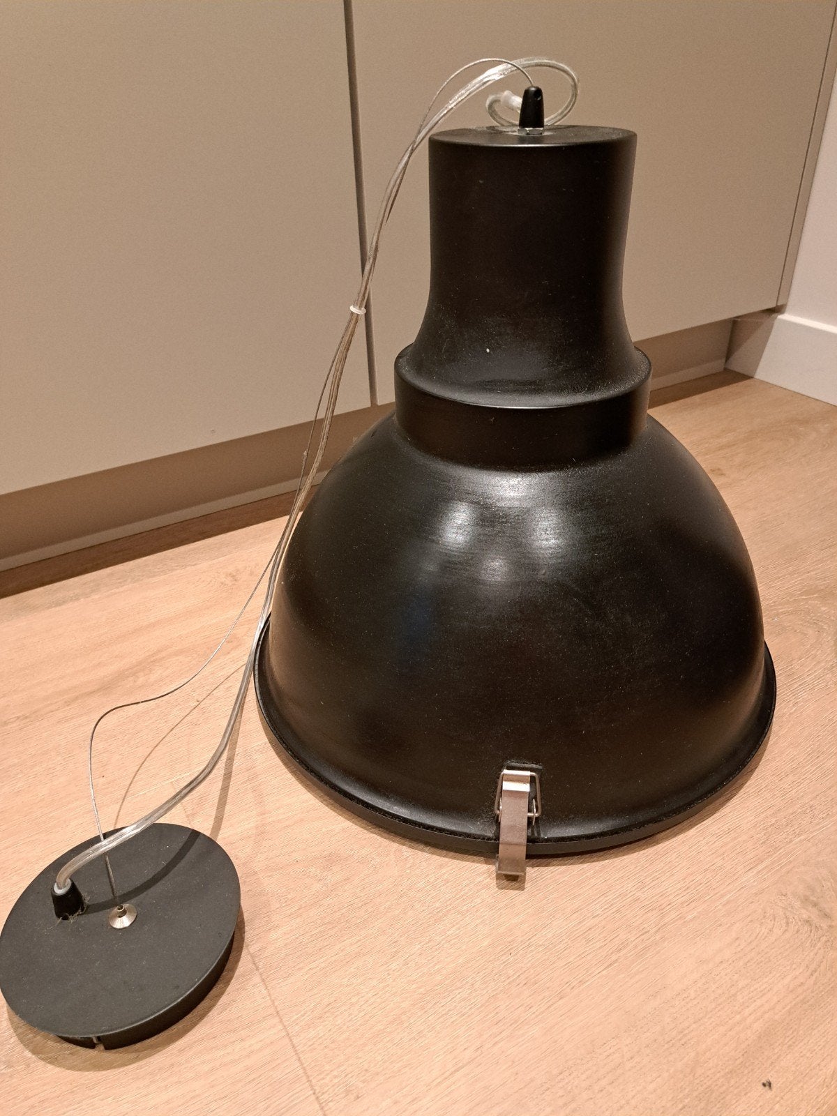 Set van 2 zwarte hanglampen met mat glas - Ø 39 cm, Ophalen, Zo goed als nieuw, Glas