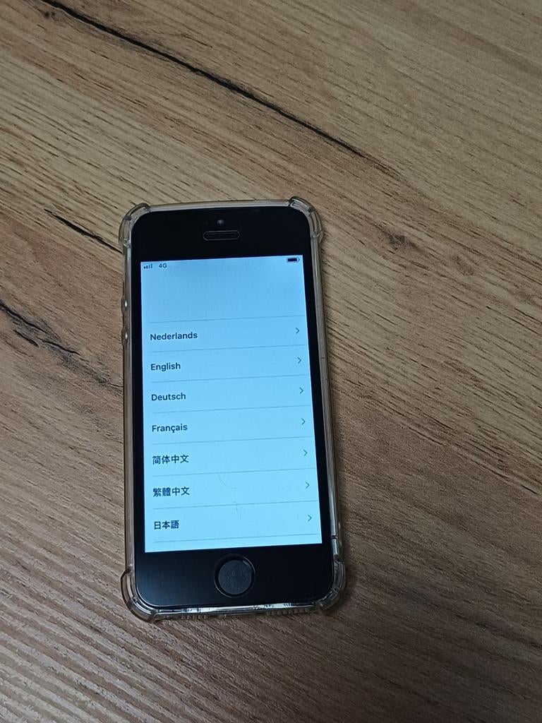 Iphone 5s werkt prima inclusief USB en hoesje, Telecommunicatie, Mobiele telefoons | Apple iPhone, Ophalen of Verzenden, Zwart