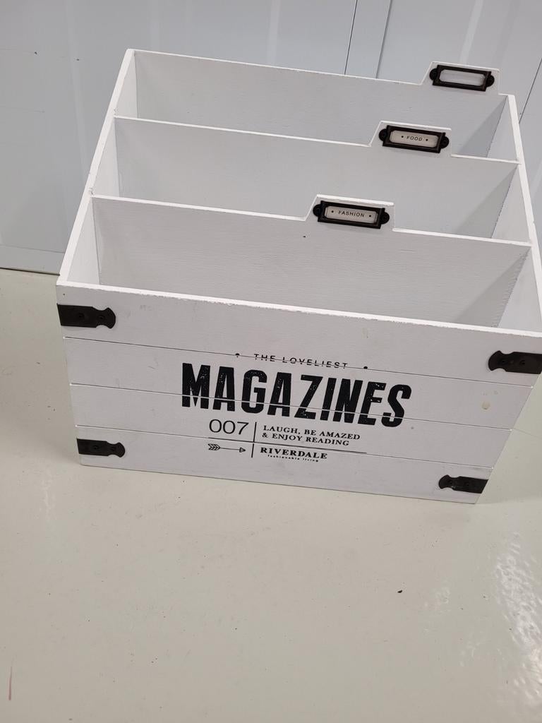 Riverdale Magazinehouder Wit Hout - Stijlvol & Praktisch, Huis en Inrichting, Woonaccessoires | Krantenbakken en Lectuurbakken