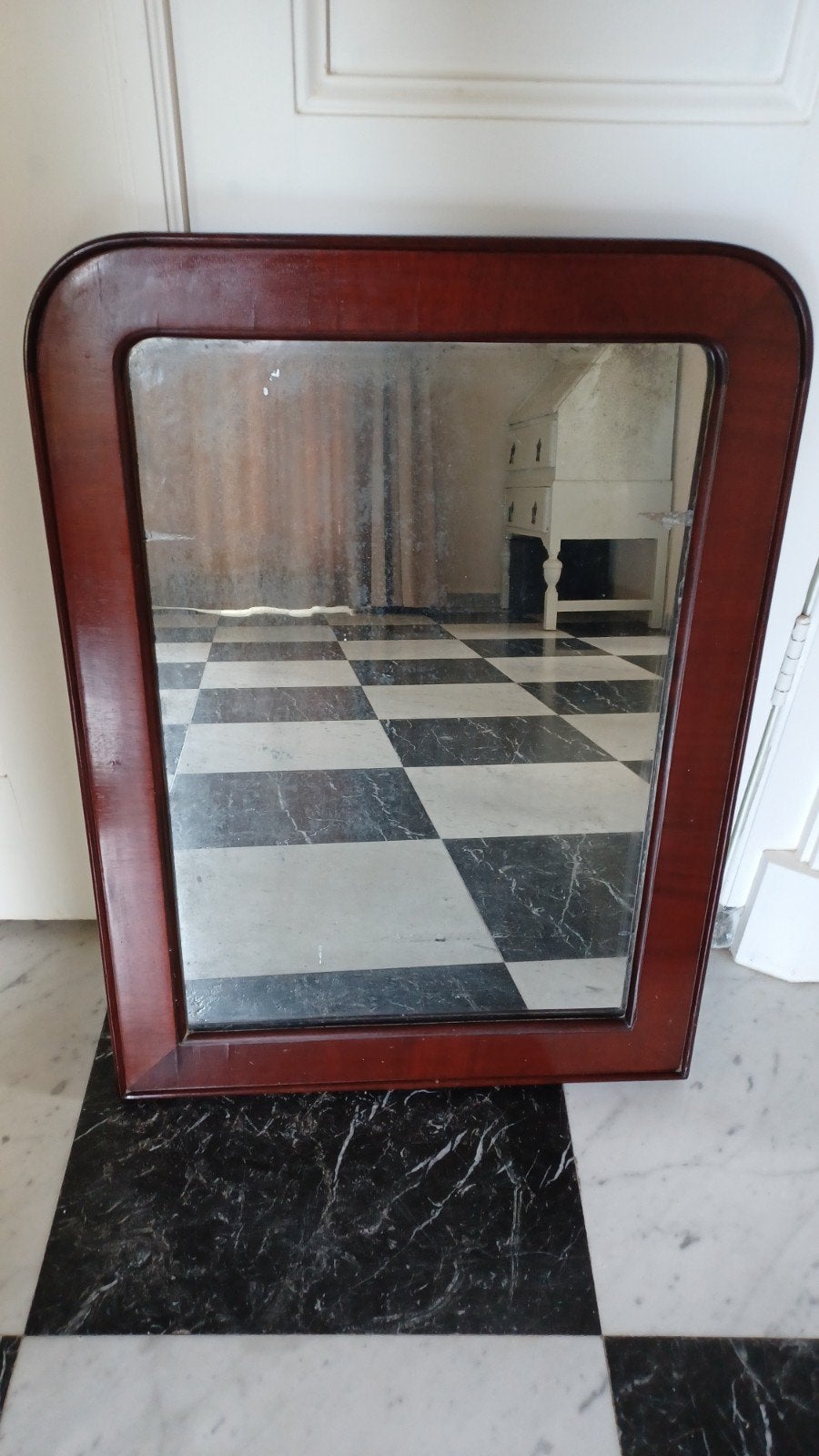 Antieke spiegel met mahoniehouten lijst, Ophalen of Verzenden, Rechthoekig, 50 tot 100 cm, Minder dan 100 cm