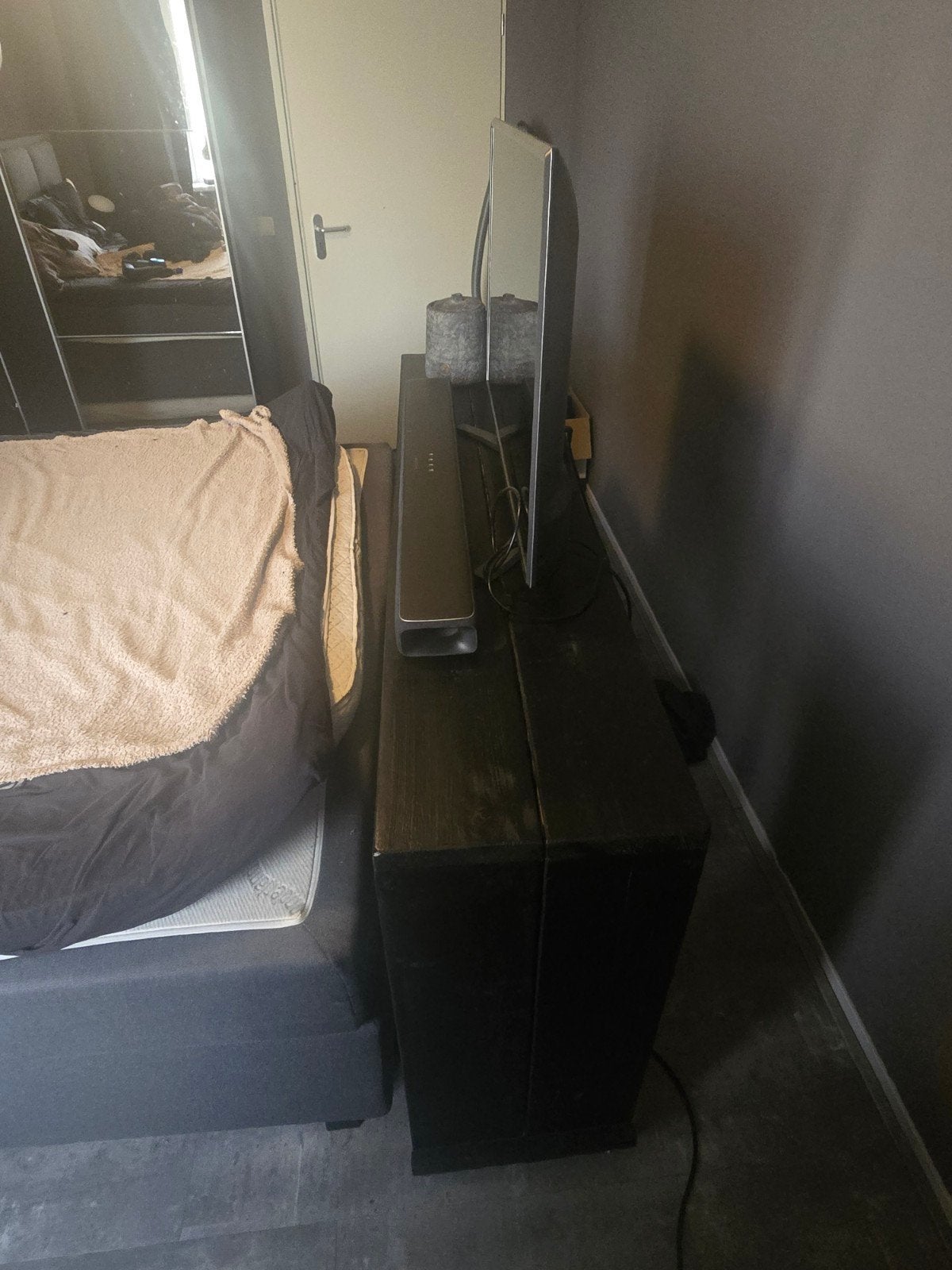 Houten bed tafel (zwart), Gebruikt, Ophalen of Verzenden, 75 cm of meer, 60 cm of meer