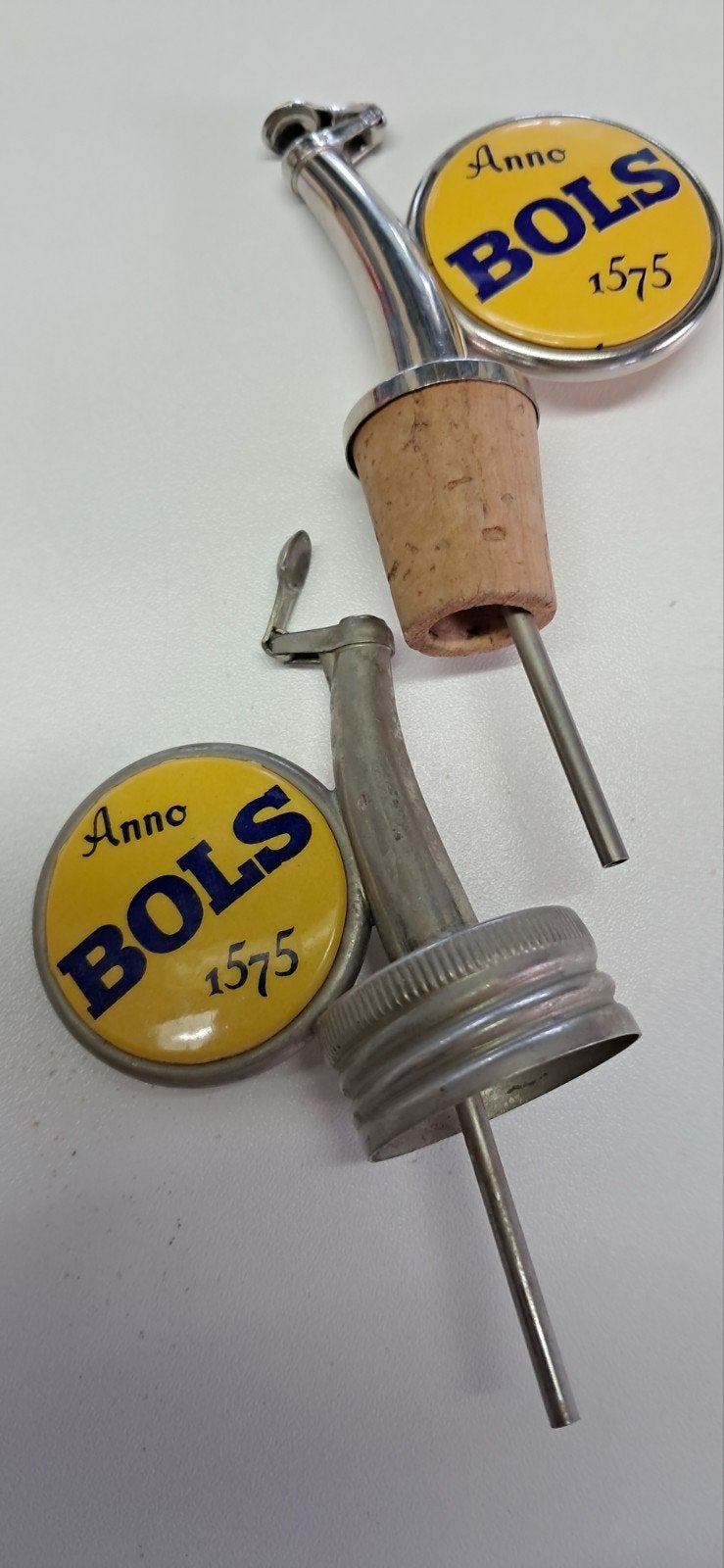 2 Bols flessen schenkers, Ophalen of Verzenden