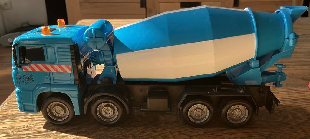 Grote Vrachtwagen Betonmixer MAN  23.5 CM LENGTE, Hobby en Vrije tijd, Modelauto's | Overige schalen, Ophalen of Verzenden, Gebruikt