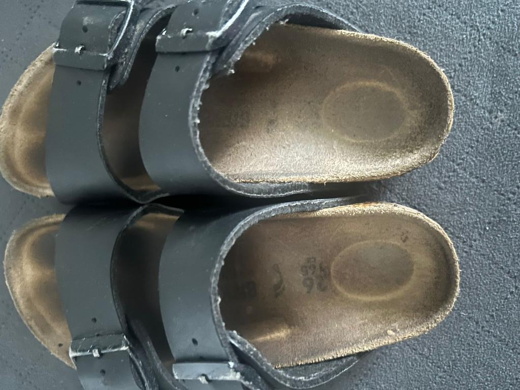 Zwarte Birkenstock slippers maat 26, Ophalen of Verzenden, Gedragen, Zwart, Slippers