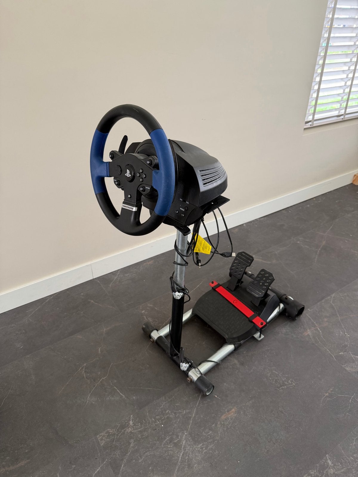 Thrustmaster T150 racestuur met pedalen en Wheel Stand Pro, Spelcomputers en Games, Ophalen, Gebruikt, Stuur of Pedalen, PlayStation 3