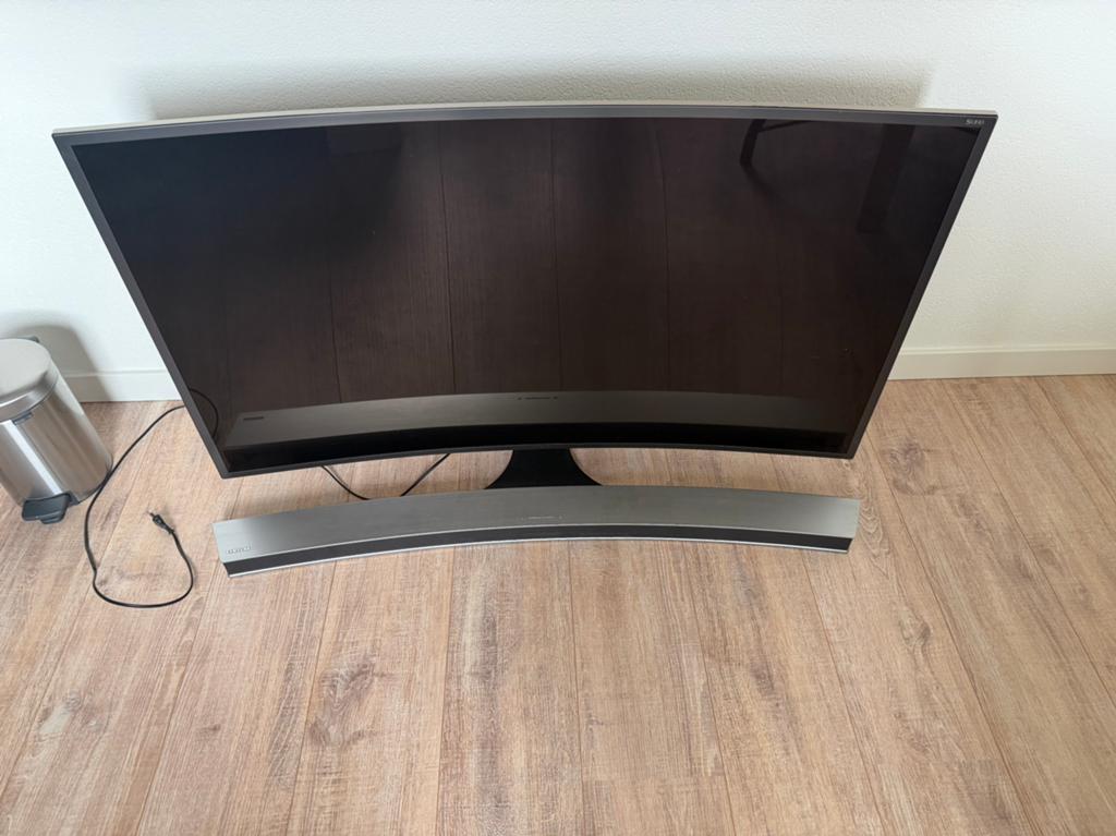 Samsung 48” Curved 4K TV (klein defect) + Samsung Soundbar, Audio, Tv en Foto, Televisies, Ophalen, Gebruikt, 100 Hz, Samsung