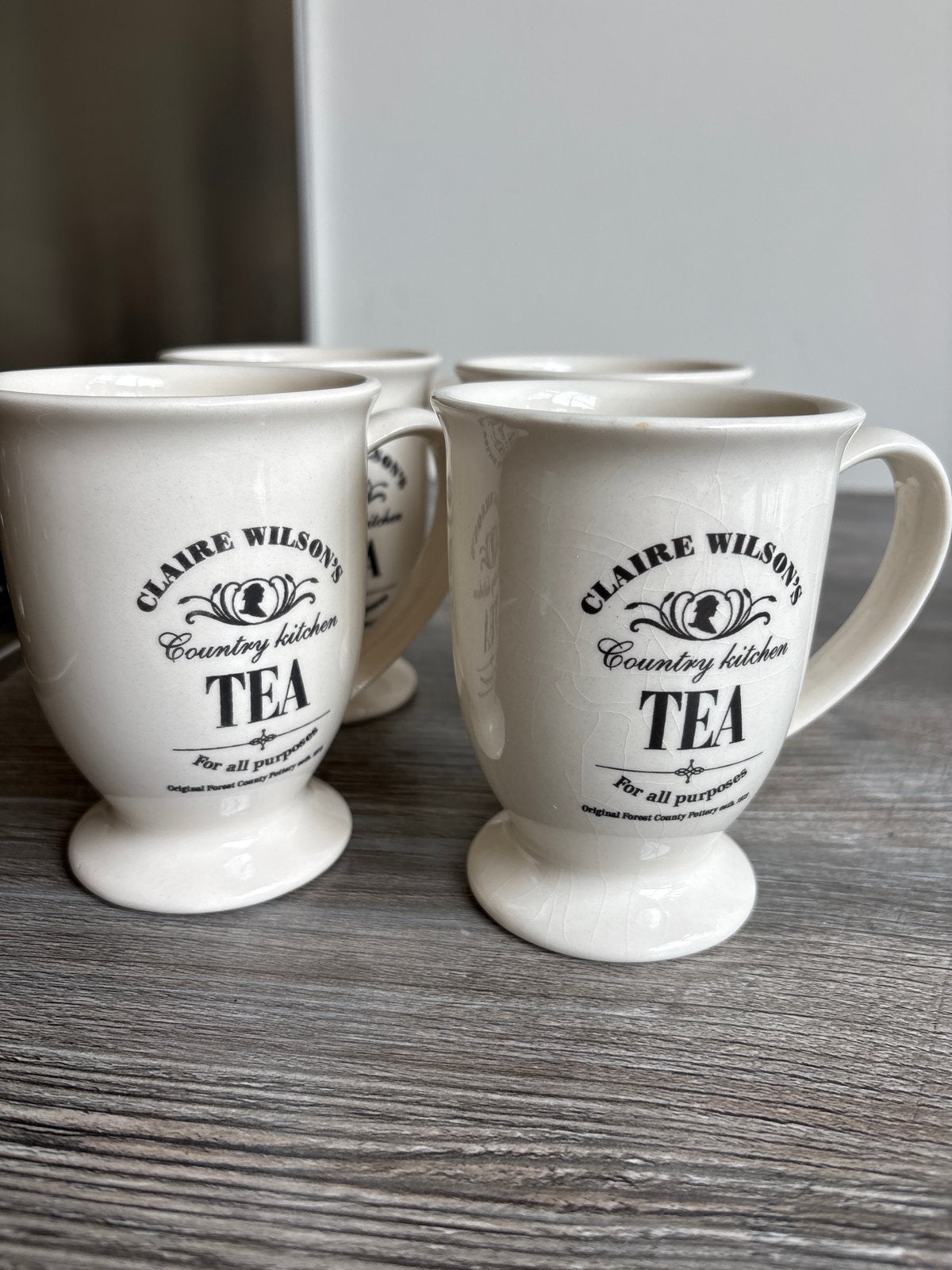 Set van 4 Claire Wilson's Country Kitchen theemokken, Ophalen, Gebruikt, Steen/keramiek, Wit