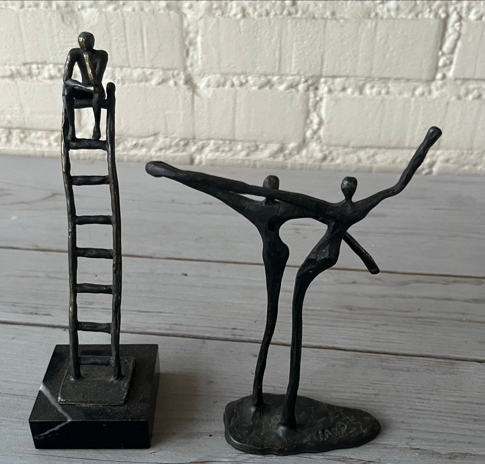 Metalen sculpturen: Man op ladder & dansend paar, Minder dan 20 cm, Ophalen of Verzenden, Beeld, Metaal