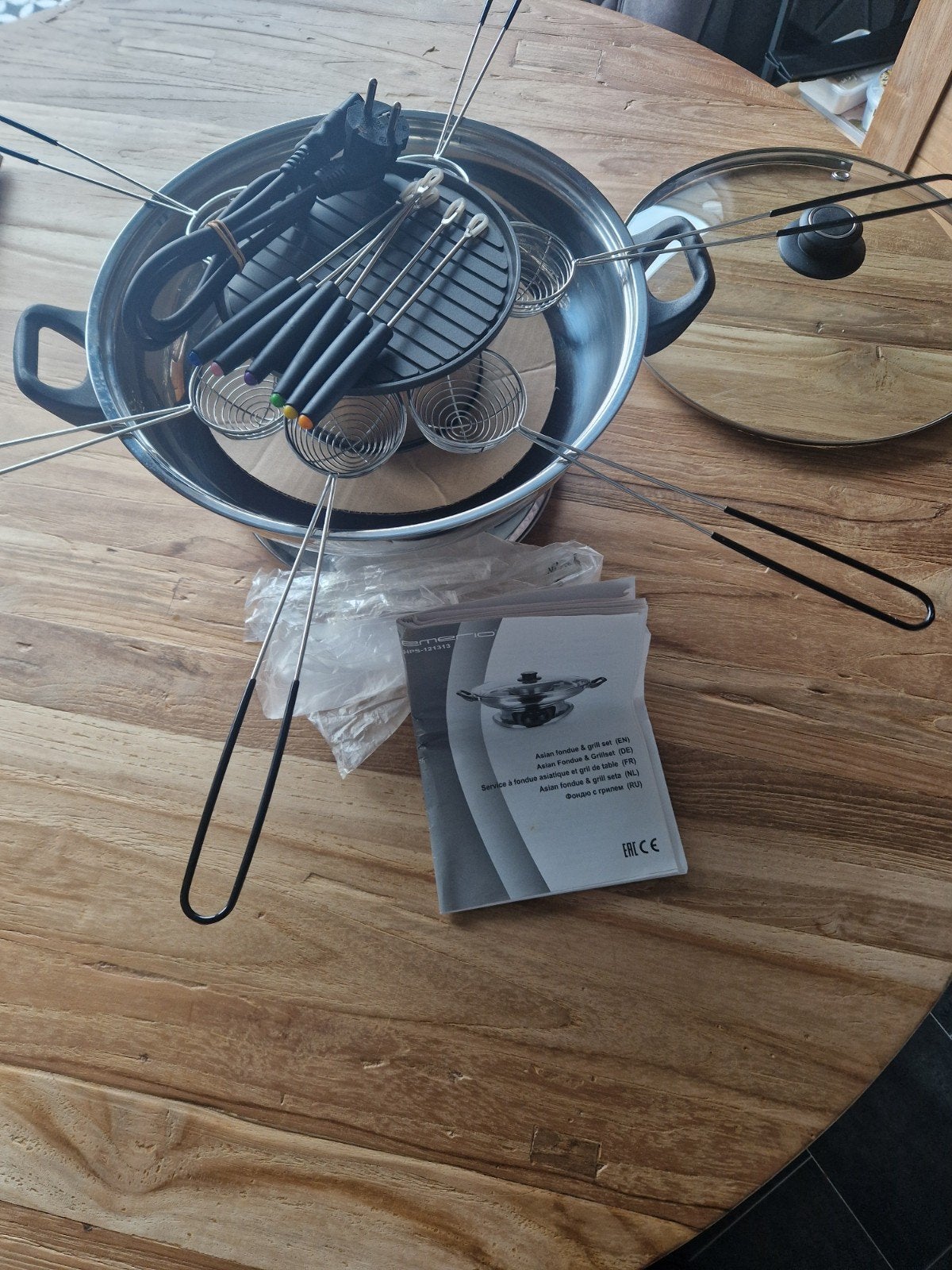 Emerio Aziatische Fondue en Grill - 6 Personen, Witgoed en Apparatuur, Fonduesets, Zo goed als nieuw, Fondueset, Elektrisch, Ophalen of Verzenden