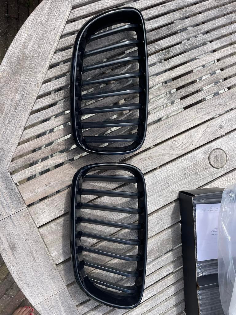 Zwarte Grille F22 F23 BMW 2-serie, Gebruikt, Voor, Ophalen of Verzenden, Bumper