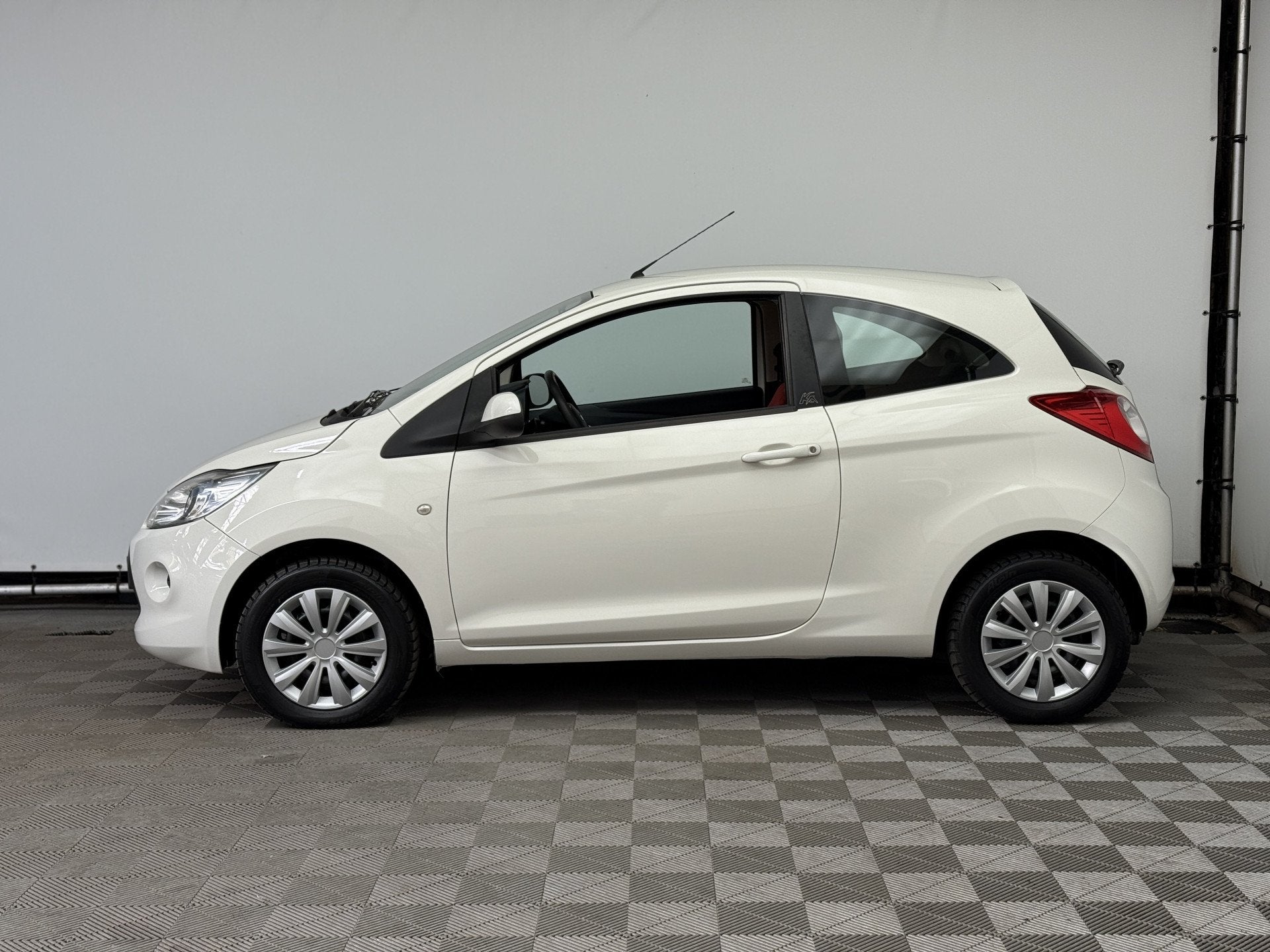 Ford Ka 1.2 Cool&Sound Airco 1e Eigenaar NL Auto (bj 2010), Auto's, Voorwielaandrijving, Stof, Gebruikt, 4 cilinders