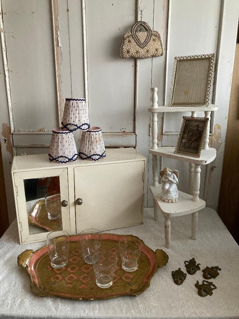 Brocante medicijnkastje - draaitrapje - engeltje - dienblad, Antiek en Kunst, Ophalen of Verzenden
